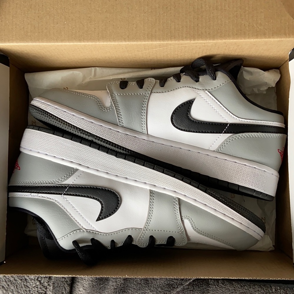 Jordan 1 smoke low